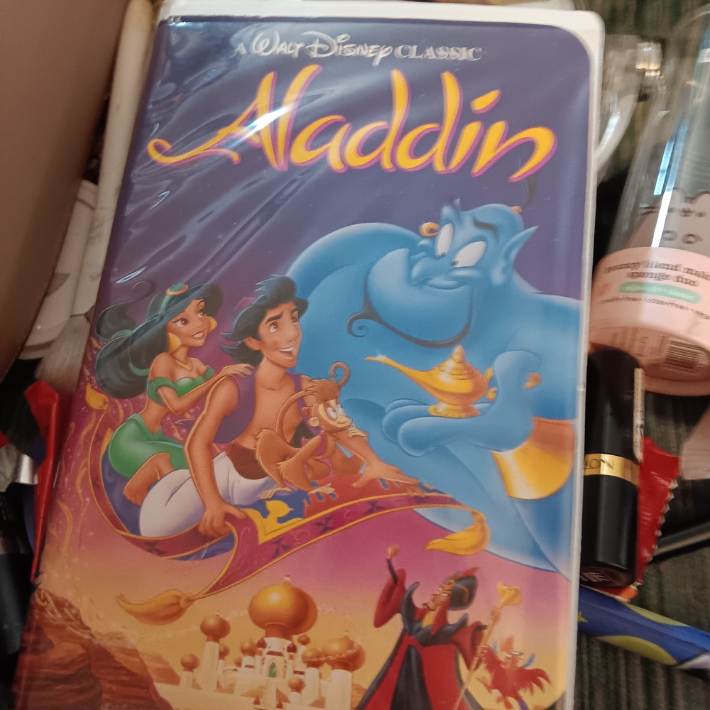 Walt Disneys Classic Black Diamond Aladdin VHS Tape